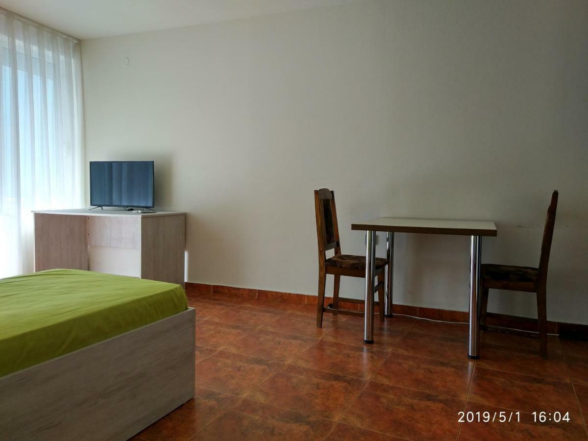 Downtown Studio Apartman Várna Kültér fotó